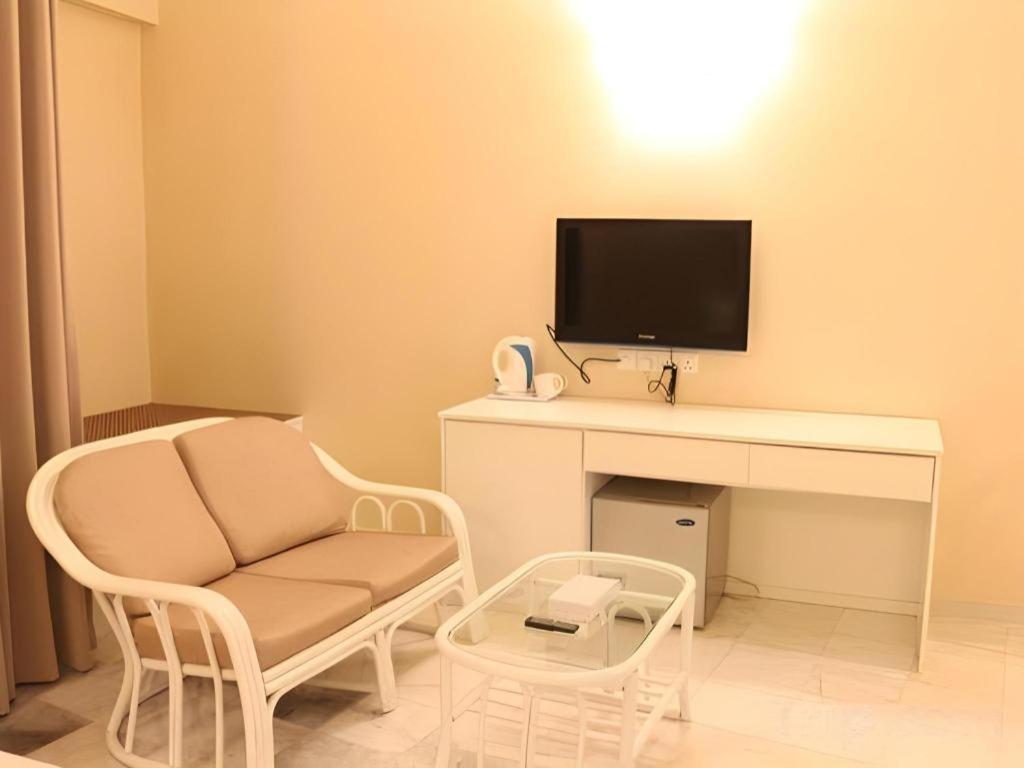 Stallions Suites Penang Jelutong Екстер'єр фото