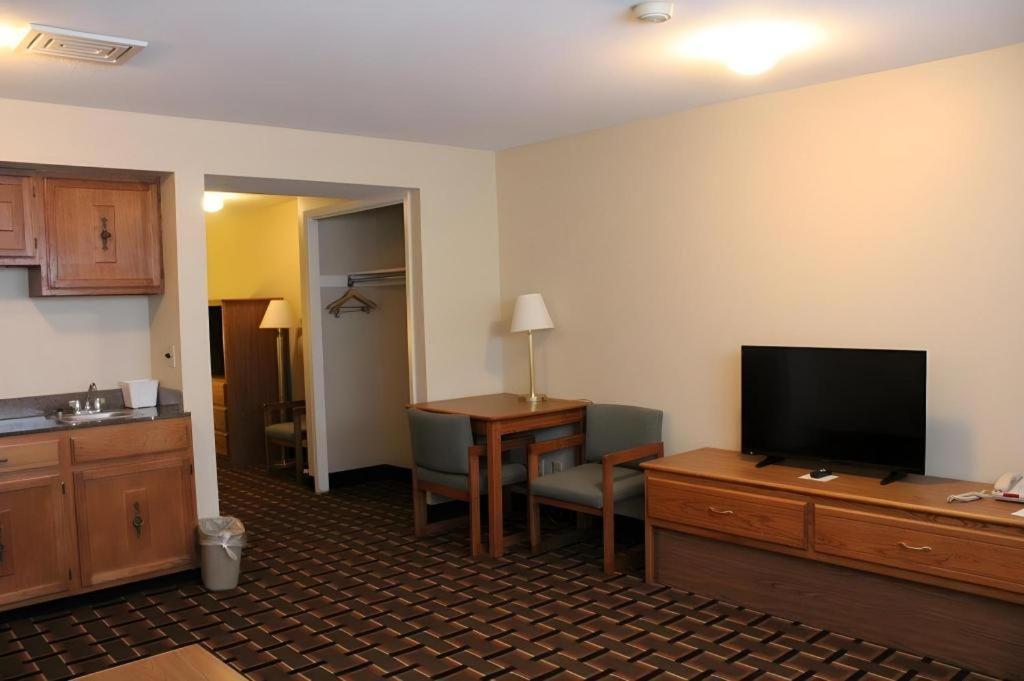 Stallions Suites Penang Jelutong Екстер'єр фото