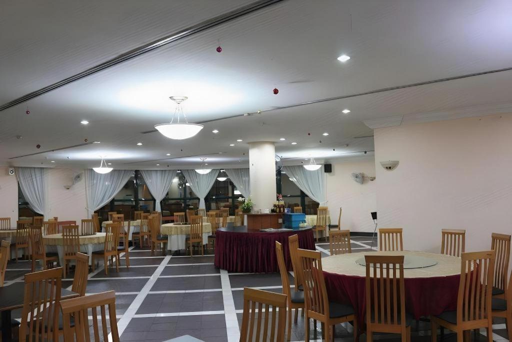 Stallions Suites Penang Jelutong Екстер'єр фото