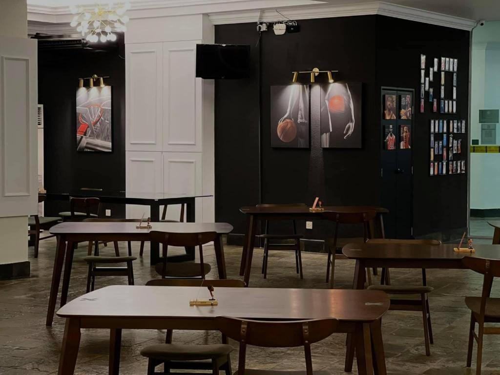 Stallions Suites Penang Jelutong Екстер'єр фото