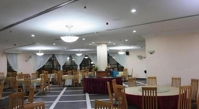 Stallions Suites Penang Jelutong Екстер'єр фото