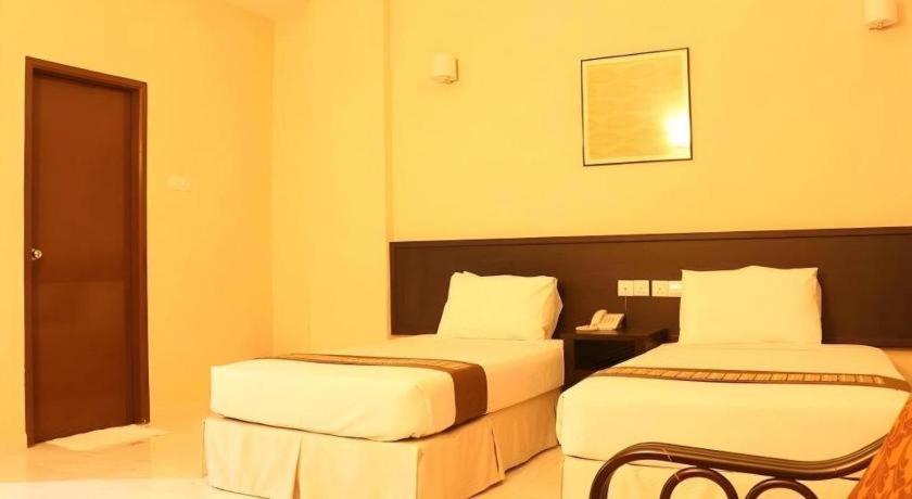 Stallions Suites Penang Jelutong Екстер'єр фото
