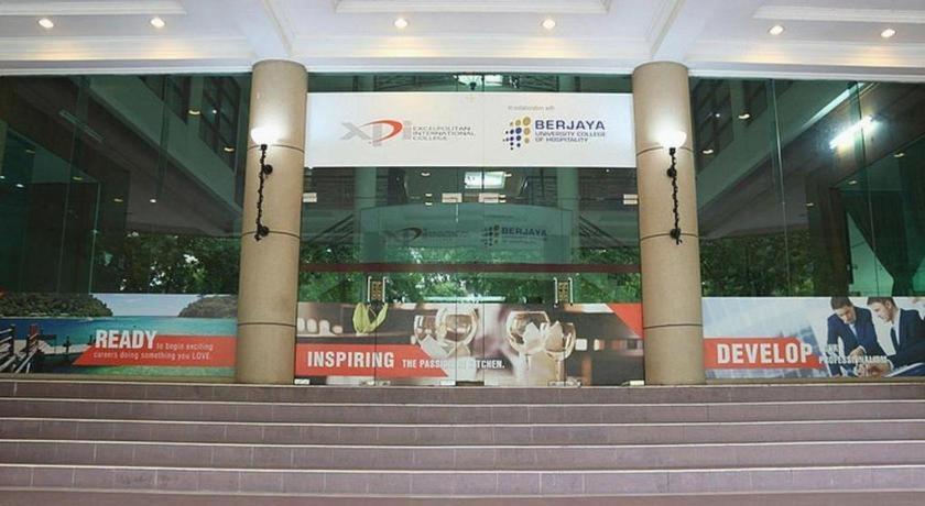 Stallions Suites Penang Jelutong Екстер'єр фото