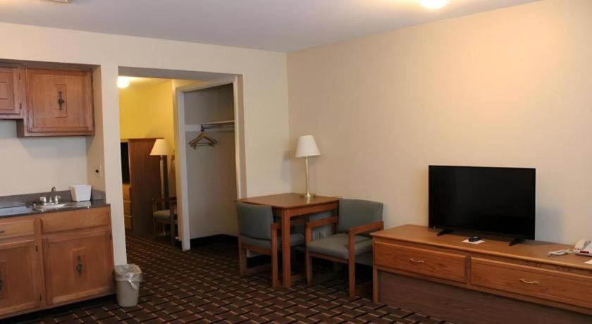 Stallions Suites Penang Jelutong Екстер'єр фото